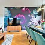 Luxus - Perfekt Fuer Familien & Gruppen - Zentrale Lage & Parkplatz *