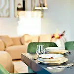 Luxus - Perfekt Fuer Familien & Gruppen - Zentrale Lage & Parkplatz 公寓 *