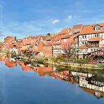 Luxus - Perfekt Fuer Familien & Gruppen - Zentrale Lage & Parkplatz *
