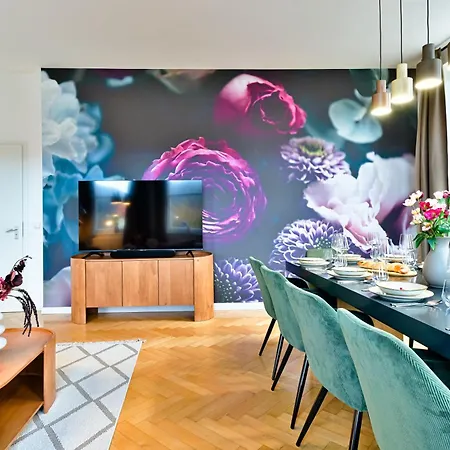 Luxus - Perfekt Fuer Familien & Gruppen - Zentrale Lage & Parkplatz *