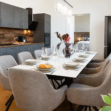 Feelgood Premium Gruppenapartments Fuer Familien & Freundesgruppen - Urlaub Im Kurort In Zentraler Lage Deutschlands