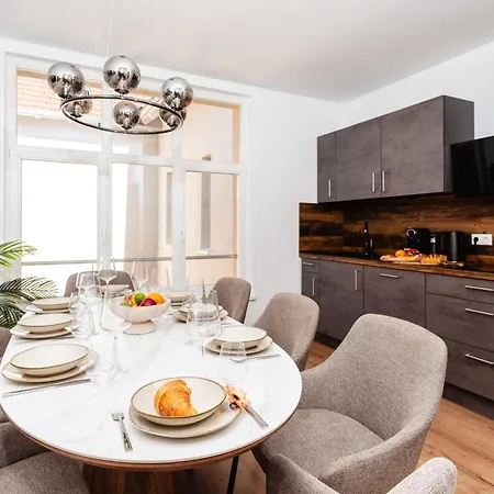 Feelgood Premium Gruppenapartments Fuer Familien & Freundesgruppen - Urlaub Im Kurort In Zentraler Lage Deutschlands * باد سودين أليندورف