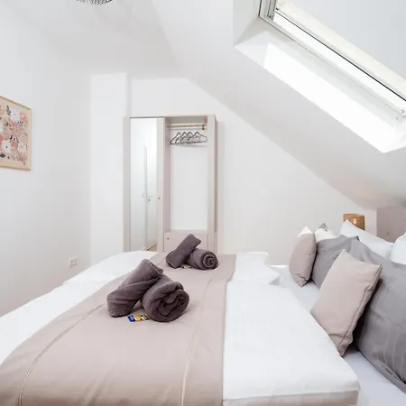 Feelgood Premium Gruppenapartments Fuer Familien & Freundesgruppen - Urlaub Im Kurort In Zentraler Lage Deutschlands * باد سودين أليندورف