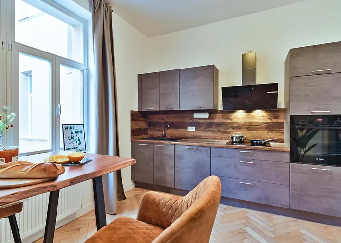 Luxus - Perfekt Fuer Familien & Gruppen - Zentrale Lage & Parkplatz Apartman