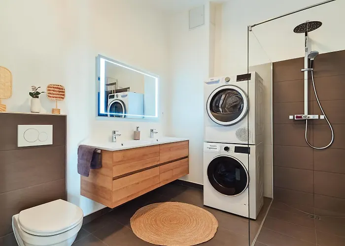 Luxus - Perfekt Fuer Familien & Gruppen - Zentrale Lage & Parkplatz Apartman *